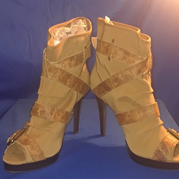DOLLHOUSE VIVIANNE CRISS CROSS OPEN TOE Booties - Picture 1 of 5